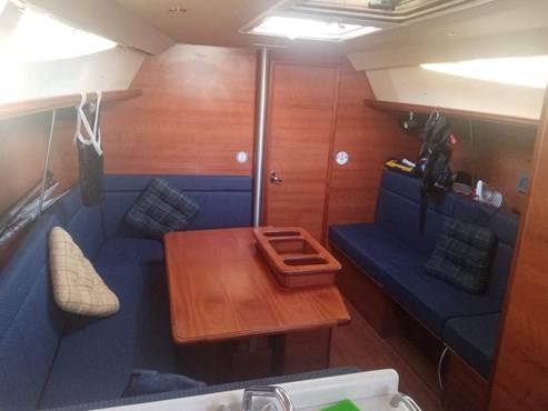Hunter 33 Yacht
